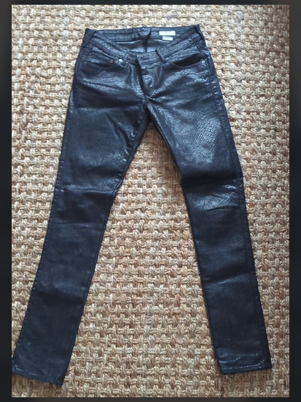 Y2K H&M Black Snakeskin Coated Low Waist Jeans – Size 28